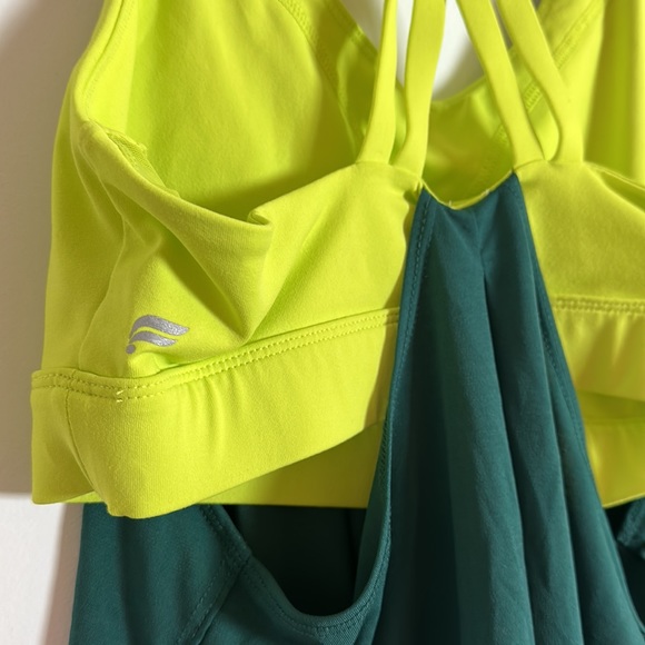Fabletics sports bra and tank combo - Picture 4 of 5